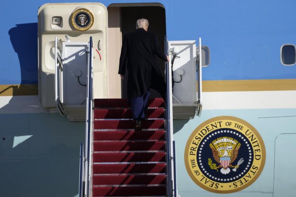 USA: Agentúre AP zakázali vstup do Oválnej pracovne aj na palubu Air Force One