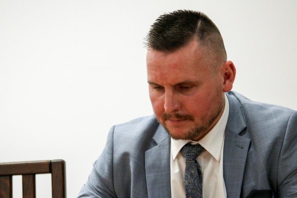 Bombica súd uznal za vinného z extrémizmu, dostal podmienku