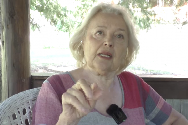 Magda Vášáryová: Visíme na gatiach hlupáka, ktorý patrí do ústavu