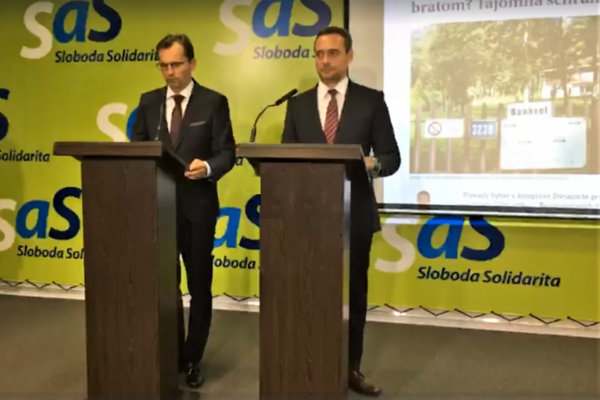 Rajtár podáva trestné oznámenie pre podvody v Bonaparte 