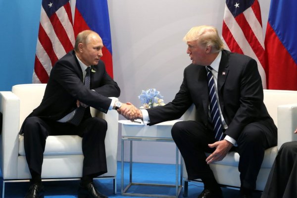 Trump a Putin telefonovali takmer hodinu, rokovali o Ukrajine i Blízkom východe