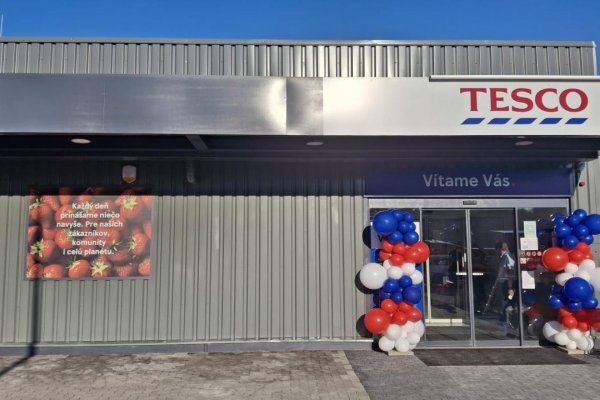Tesco za rok zmodernizovalo 36 predajní, otvára vynovený supermarket v Krompachoch