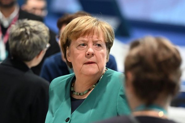 Merkelová: Európa by mala vyvinúť väčšie diplomatické úsilie o ukončenie vojny