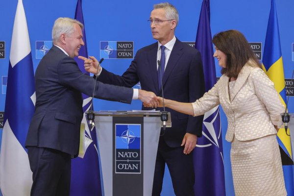 Vláda súhlasí s pristúpením Fínska a Švédska do NATO. Návrh musí ešte odsúhlasiť parlament