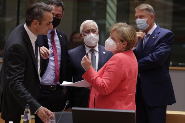 Historický moment. Lídri EÚ prijali záchranný balík po pandémii koronavírusu aj rozpočet