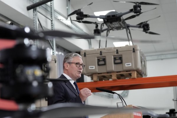 Starmer sľúbil takmer 300 miliárd libier na modernizáciu armády
