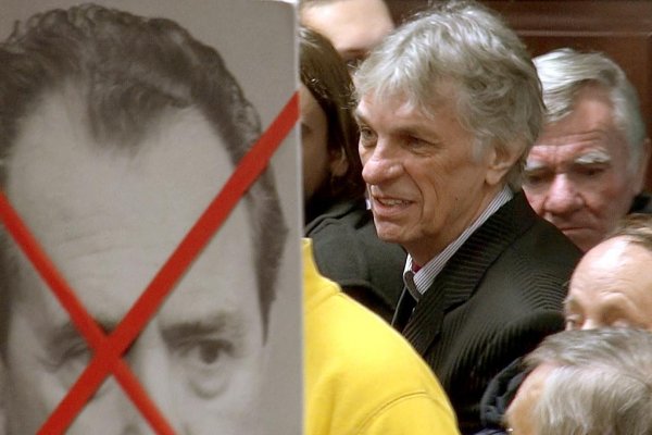 Súdiť by mali tých, čo dali postaviť Biľakov pomník