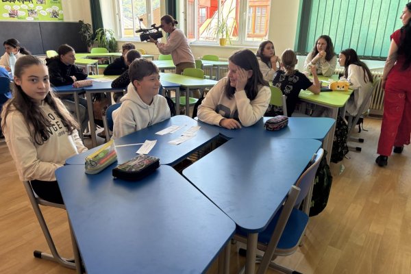 Slovensko je v testovaní PISA 2025 v matematickej gramotnosti nad priemerom krajín OECD a v čitateľskej a prírodovednej pod