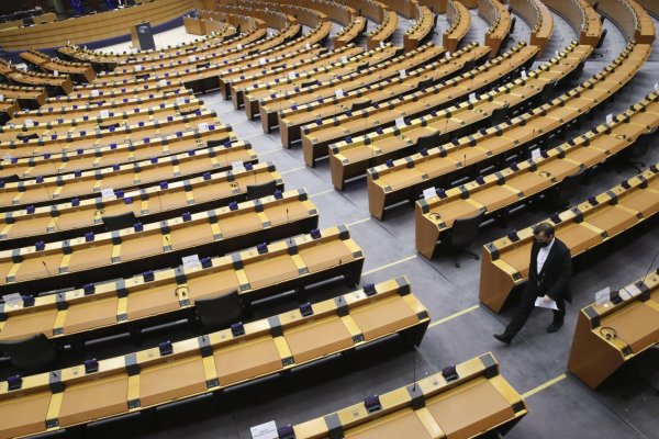 Dvanásť maďarských europoslancov odchádza z frakcie ľudovcov v Európskom parlamente