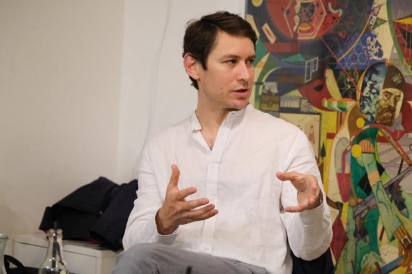 Hrozia vám sankcie, pokiaľ vláda zničí verejnoprávne médiá, hovorí šéf pražskej pobočky Reportéri bez hraníc