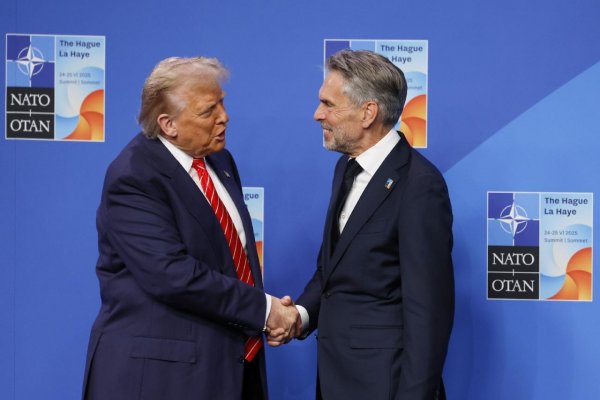 Otec musí niekedy použiť aj silné slová. Trump si užíval privítanie na samite NATO