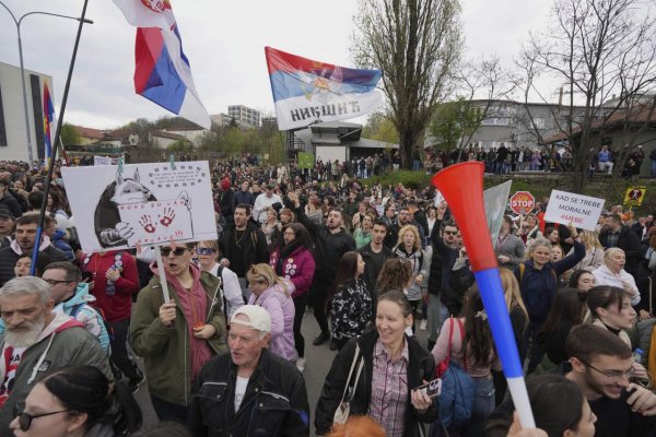 Srbskí študenti demonštrovali pred provládnou televíznou stanicou
