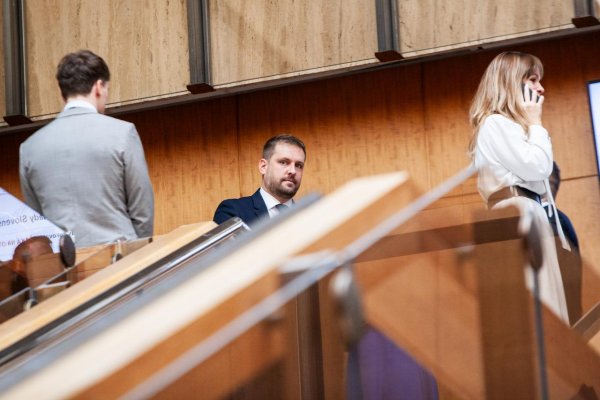 NRSR: Poslanci schválili zmeny v zdravotníckej legislatíve podľa dohody s LOZ