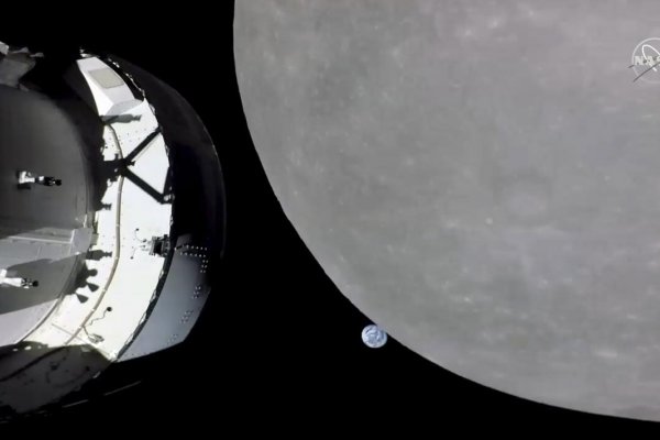 Vesmírna loď Orion sa priblížila k Mesiacu na 130 kilometrov
