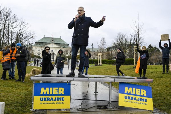Exministri zahraničných vecí: Vláda búra zahraničnopolitický konsenzus