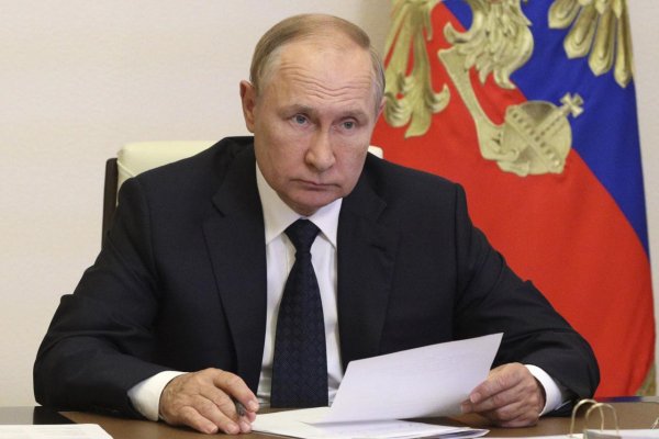 Putin podpísal dekrét o zvýšení počtu vojakov v armáde
