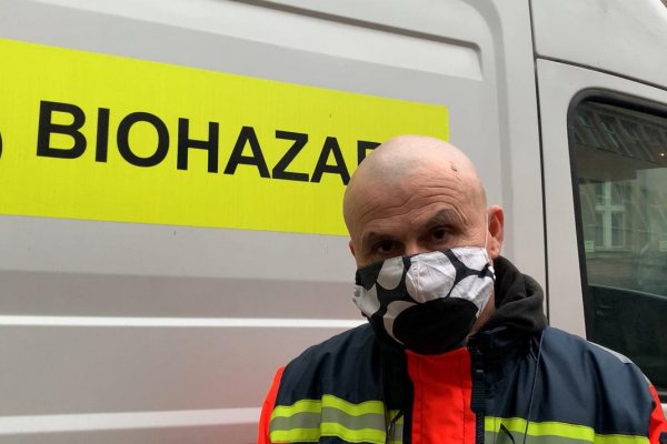 Keď vidíte, v akých strašných stavoch ľudia ležia, je to veľmi ťažko stráviteľné na psychiku, tvrdí záchranár Baláži