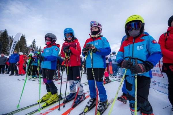 Koniec núdzového tréningu na kopcoch plných turistov! Slovenské lyžiarske talenty konečne dostali, čo si zaslúžia