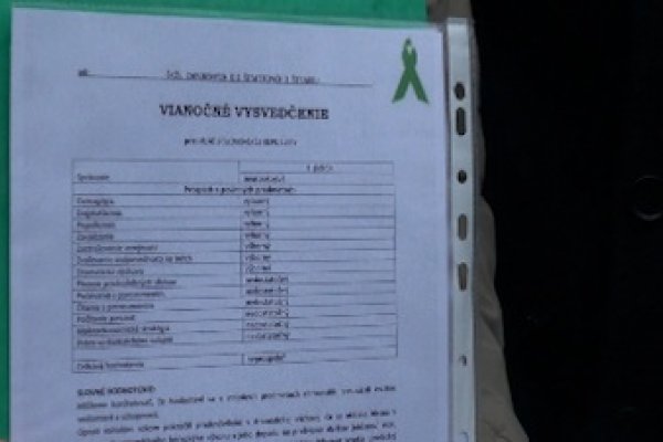 Vláda dostala od učiteľov vysvedčenie