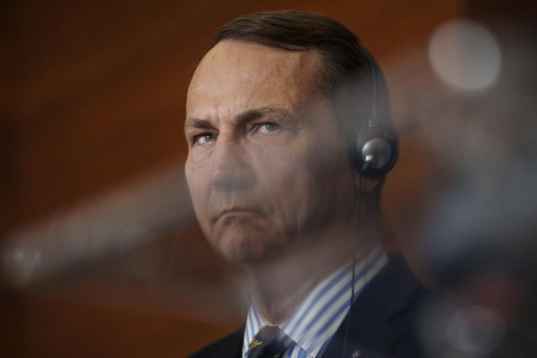 Sikorski: Európa stojí pred existenčným rozhodnutím