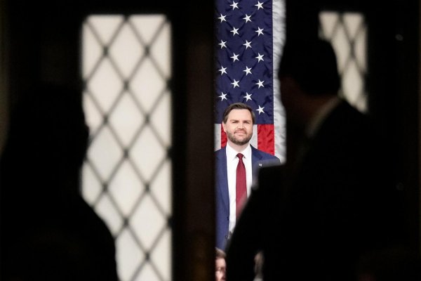 Legendárny Bill Kristol: Kam smeruje Amerika? K pohŕdaniu súdmi, Európou a históriou?