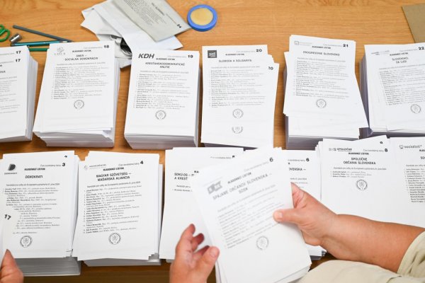 Látka, ktorú našli v hlasovacích lístkoch v Palárikove, bola škrob