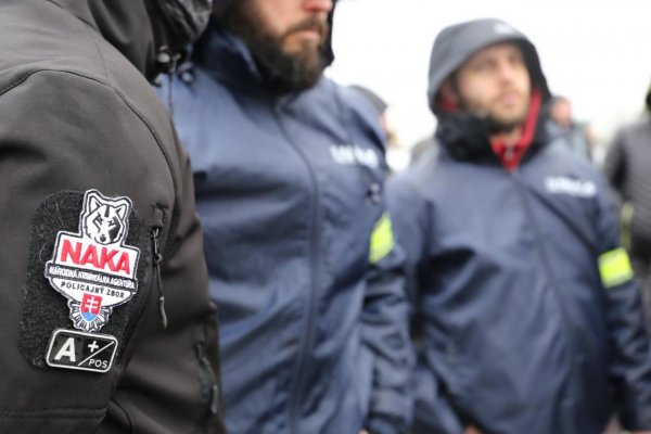 Pred súd sa postavil šéf združenia Slovenská pospolitosť obžalovaný z extrémizmu