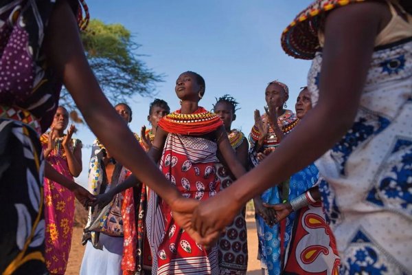 .mladí: Raj na zemi, zákaz vstupu mužom