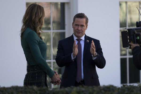 Spiegel: Súkromné údaje Waltza, Hegsetha a Gabbardovej sú prístupné na internete