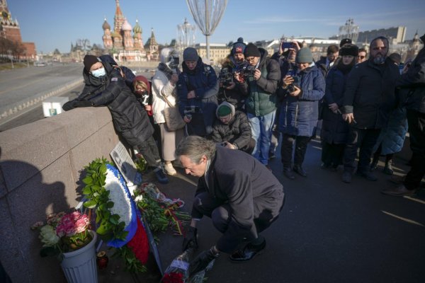 V Rusku si pripomínajú desiate výročie vraždy opozičníka Borisa Nemcova