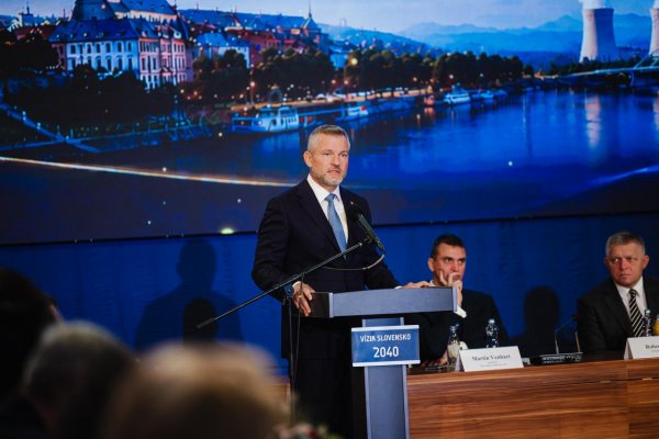 Pellegrini: Mali by sme posilniť snahy o komunikáciu s Ruskom