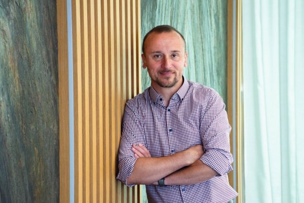 Kedy má zlato tendenciu rásť a kedy jeho cena klesá? Vysvetľuje expert na drahé kovy 