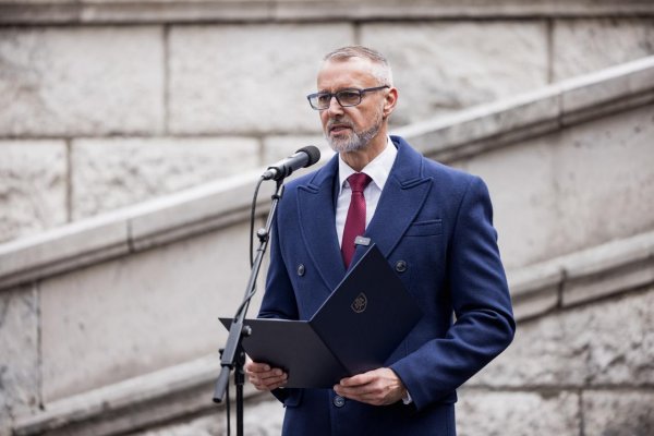 Predseda NR SR Raši odletel do Prahy na svoju prvú oficiálnu zahraničnú cestu