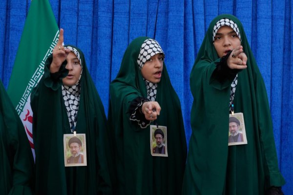 Irán ponúka odmenu 30.000 dolárov za zabitie alebo zajatie amerických vojakov