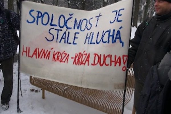 Učitelia protestovali pred Úradom vlády