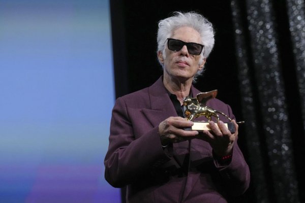 Zlatého leva v Benátkach získal film Father Mother Sister Brother od Jima Jarmuscha