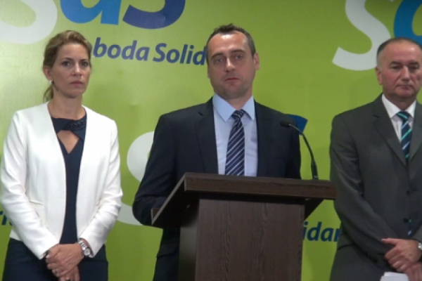 SaS varuje pred zadlžovaním