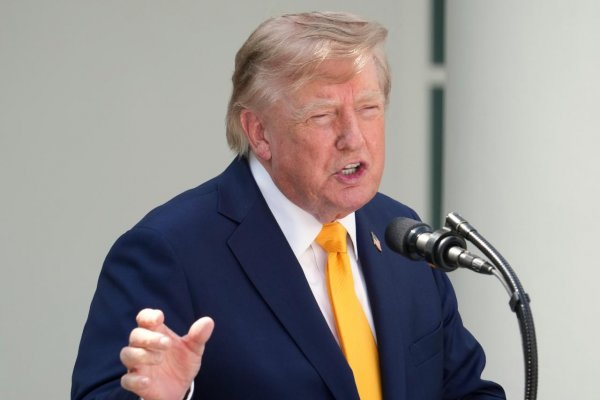 Trump sa chystá na hromadné zrušenie víz, týkať sa bude až 200.000 osôb