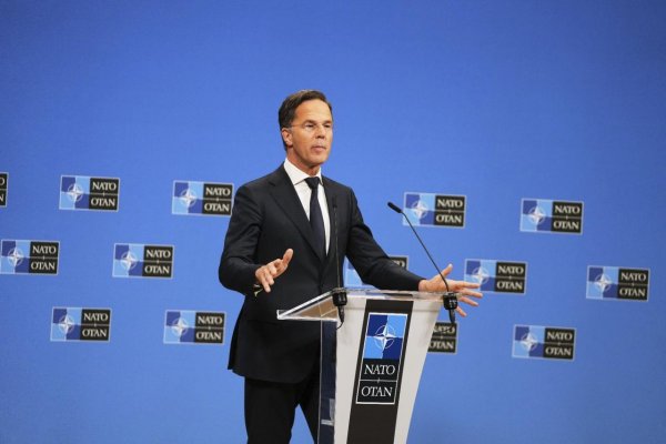 Generálny tajomník NATO vyzýva na 400-percentné zvýšenie protivzdušnej obrany aliancie