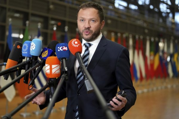 Estónsko vyzvalo na pozastavenie hlasovacích práv Maďarska v EÚ