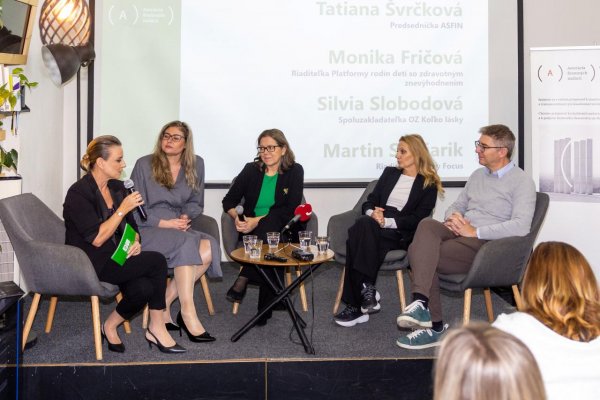 ASFIN: Slováci vidia pomoc najmä vo svojom okolí, dve percentá chcú zachovať aj napriek konsolidácii
