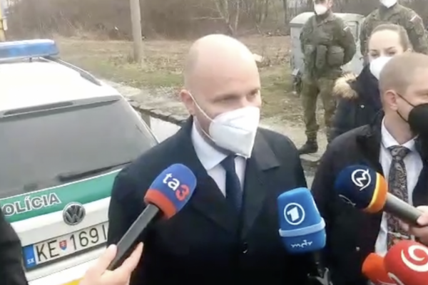 Vyjadrenie ministra obrany Jaroslava Naďa o aktuálnej situácii na hraničnom priechode Ubľa