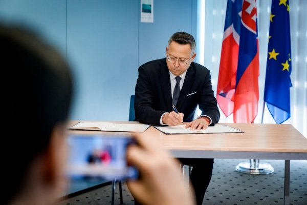 Opozícia žiada Pellegriniho, aby nepodpísal novelu zákona o rozpočtových pravidlách