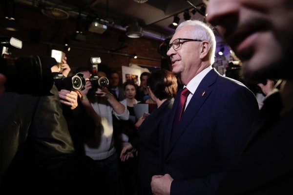 Do druhého kola českých prezidentských volieb putuje Zeman a Drahoš