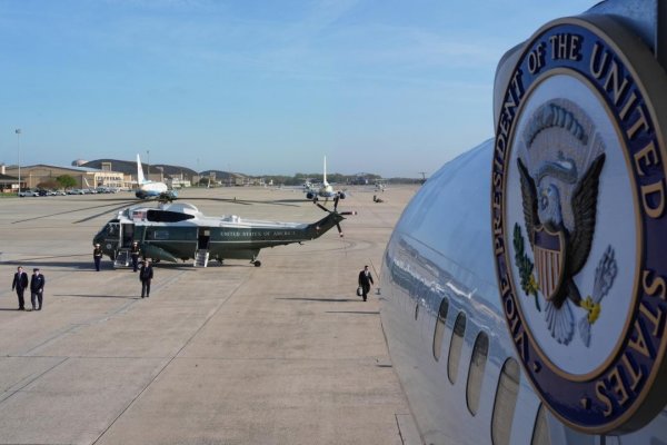 Udalosť dňa: Viceprezident USA Vance odletel na rokovania s Iránom