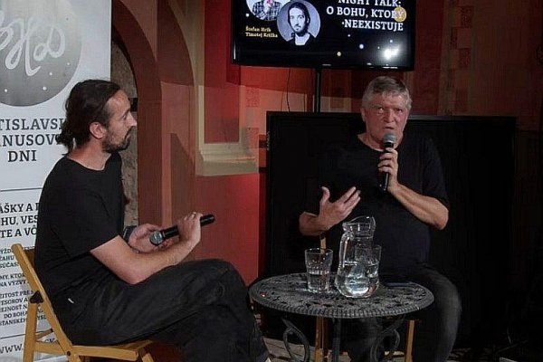 Štefan Hríb na otázky katolíckeho moderátora: Áno, zmenil som názor na povahu sveta