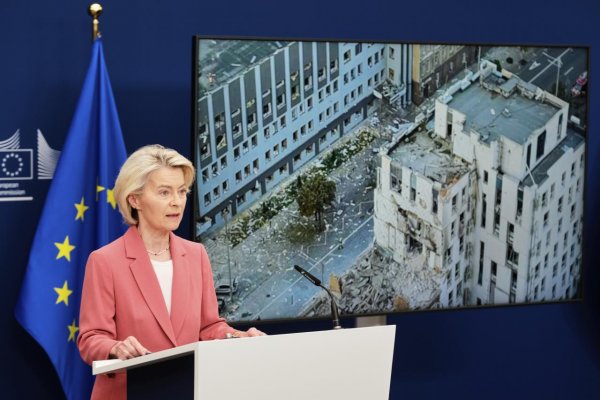 Von der Leyenová po útoku na Kyjev vyzvala Putina, aby si sadol za rokovací stôl