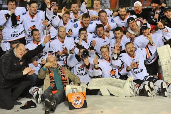 Príbeh hokejového zemplínskeho srdca  bude pokračovať v najvyššej slovenskej súťaži