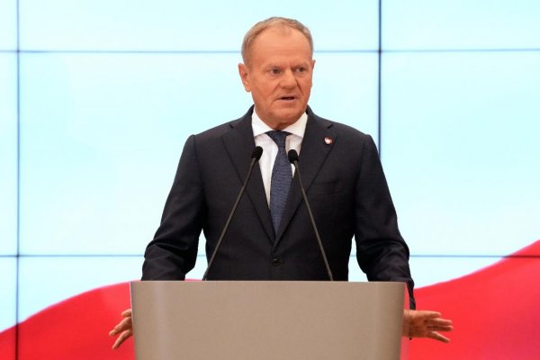Tusk: Verím, že Nawrockého konfrontačný tón na inaugurácii sa nepretaví do praxe