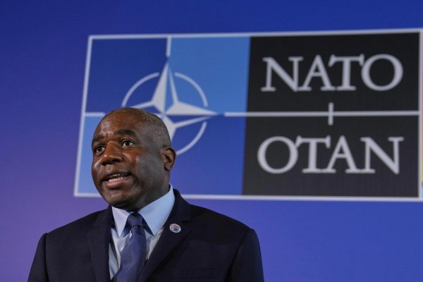 Putin nie je ochotný rokovať mieri, stále má imperialistické ambície, tvrdí Lammy